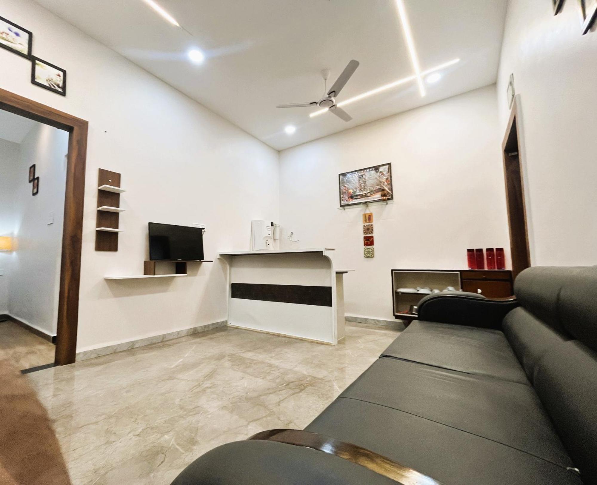 Shree Stay Inn Luxe' Holiday Home Ujjain Eksteriør bilde