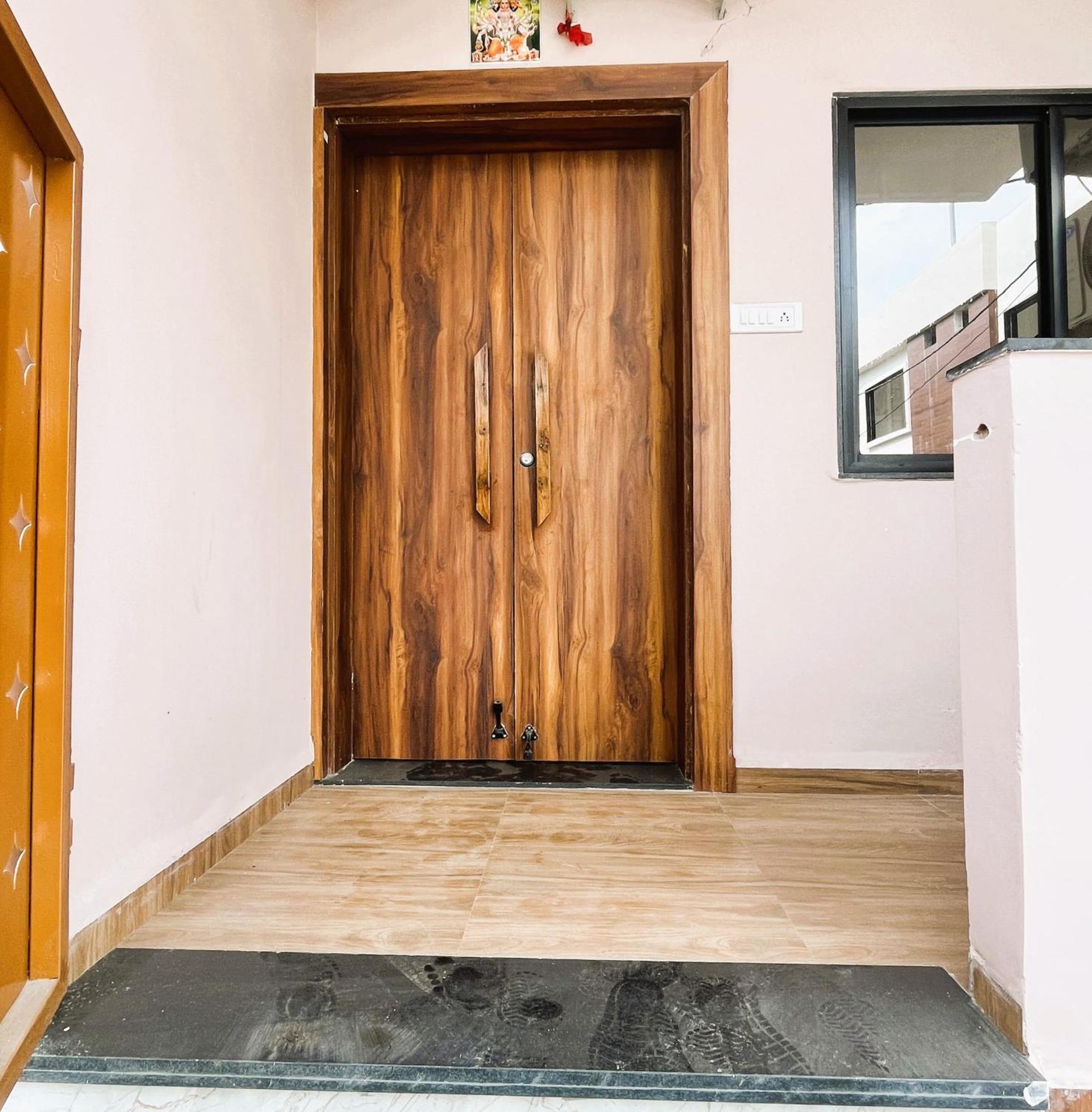 Shree Stay Inn Luxe' Holiday Home Ujjain Eksteriør bilde