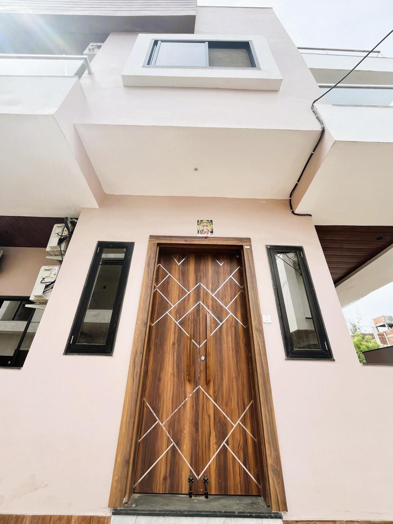 Shree Stay Inn Luxe' Holiday Home Ujjain Eksteriør bilde
